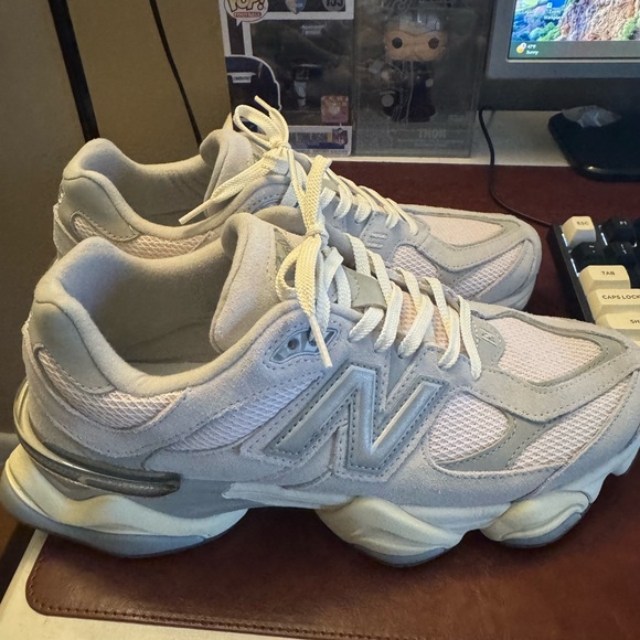 New Balance 9060 Sneakers - Picture 2 of 5